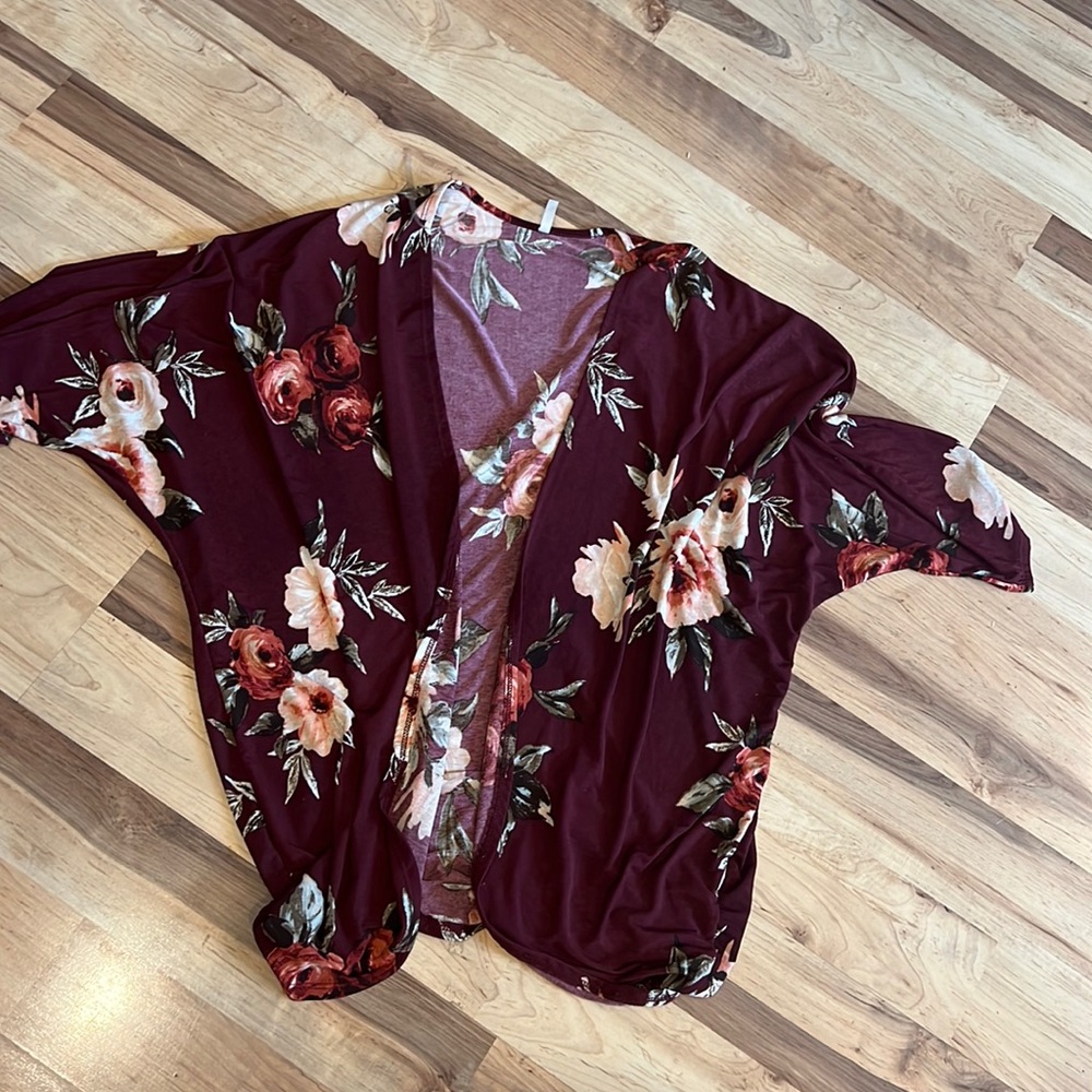 Womens burgundy kimono